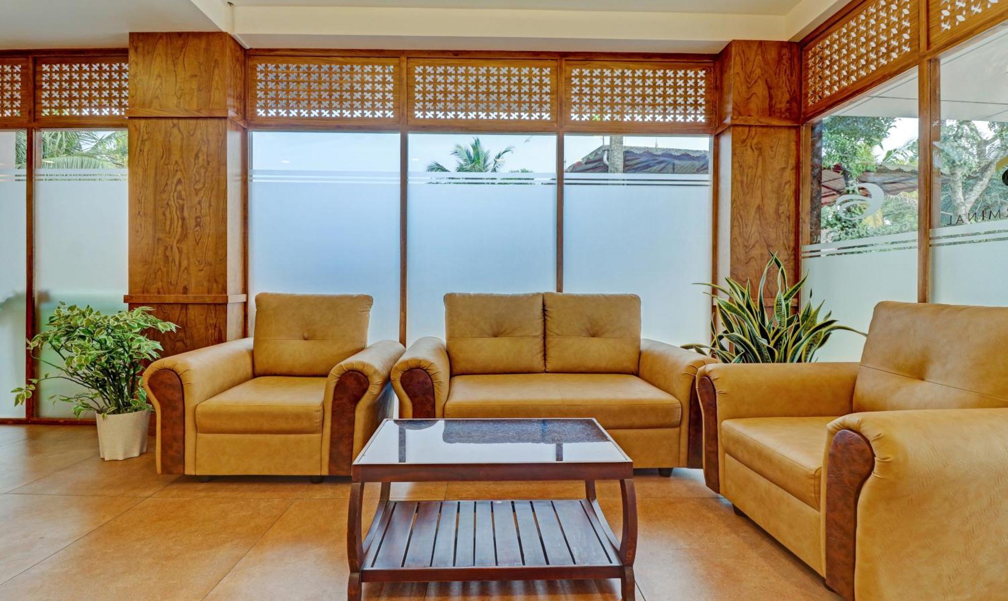 Treebo Golden Terminal, Kochi Airport Otel Dış mekan fotoğraf