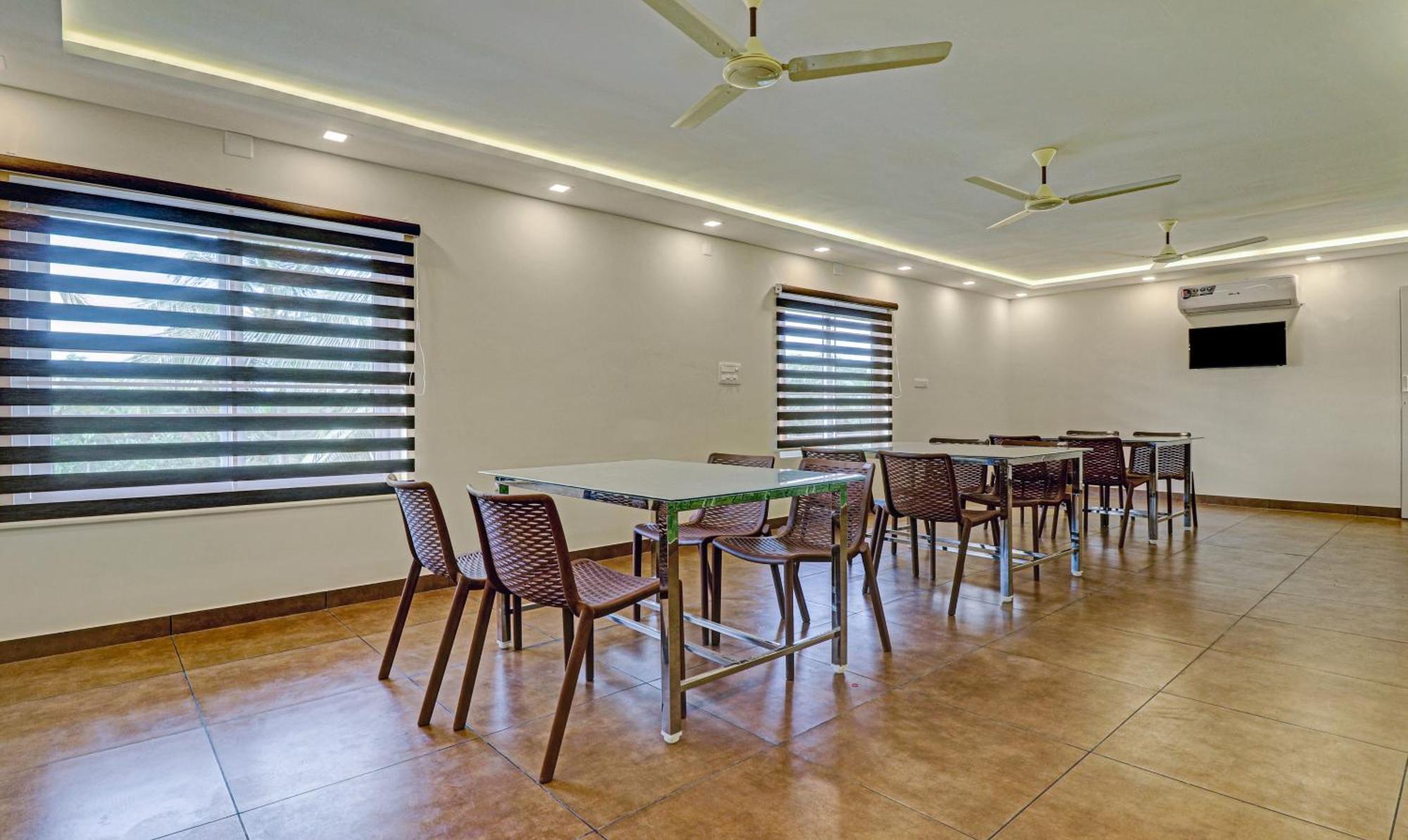 Treebo Golden Terminal, Kochi Airport Otel Dış mekan fotoğraf