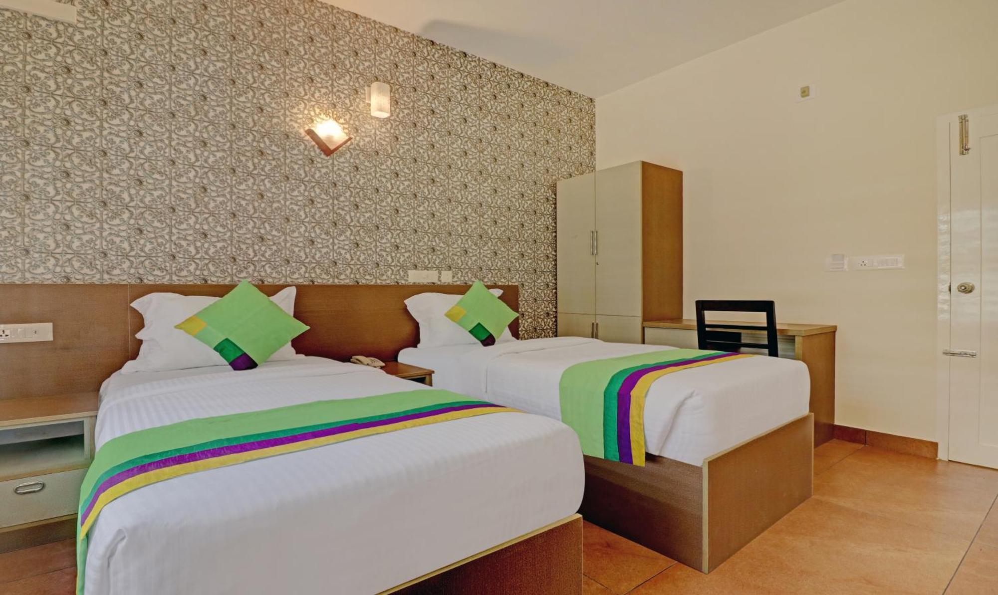 Treebo Golden Terminal, Kochi Airport Otel Dış mekan fotoğraf