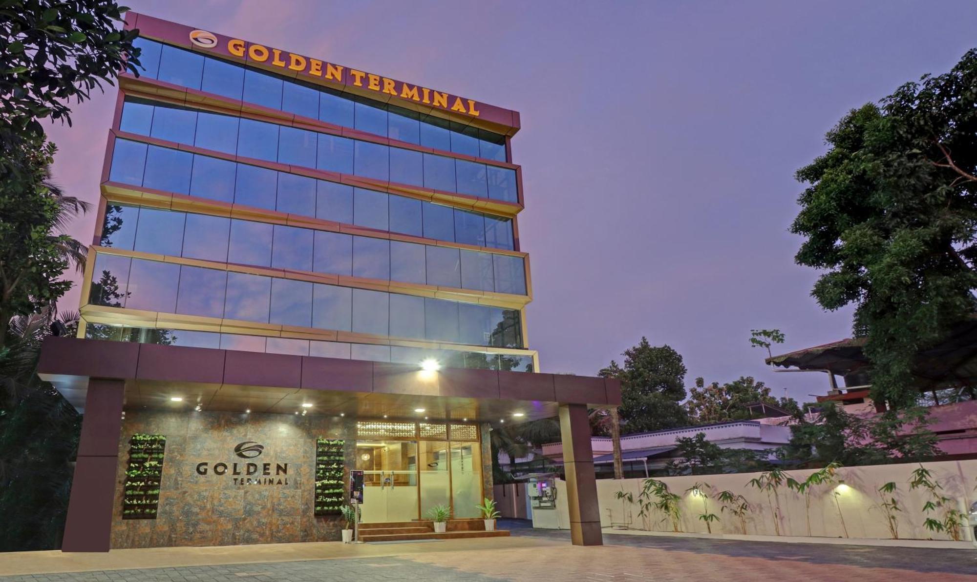 Treebo Golden Terminal, Kochi Airport Otel Dış mekan fotoğraf