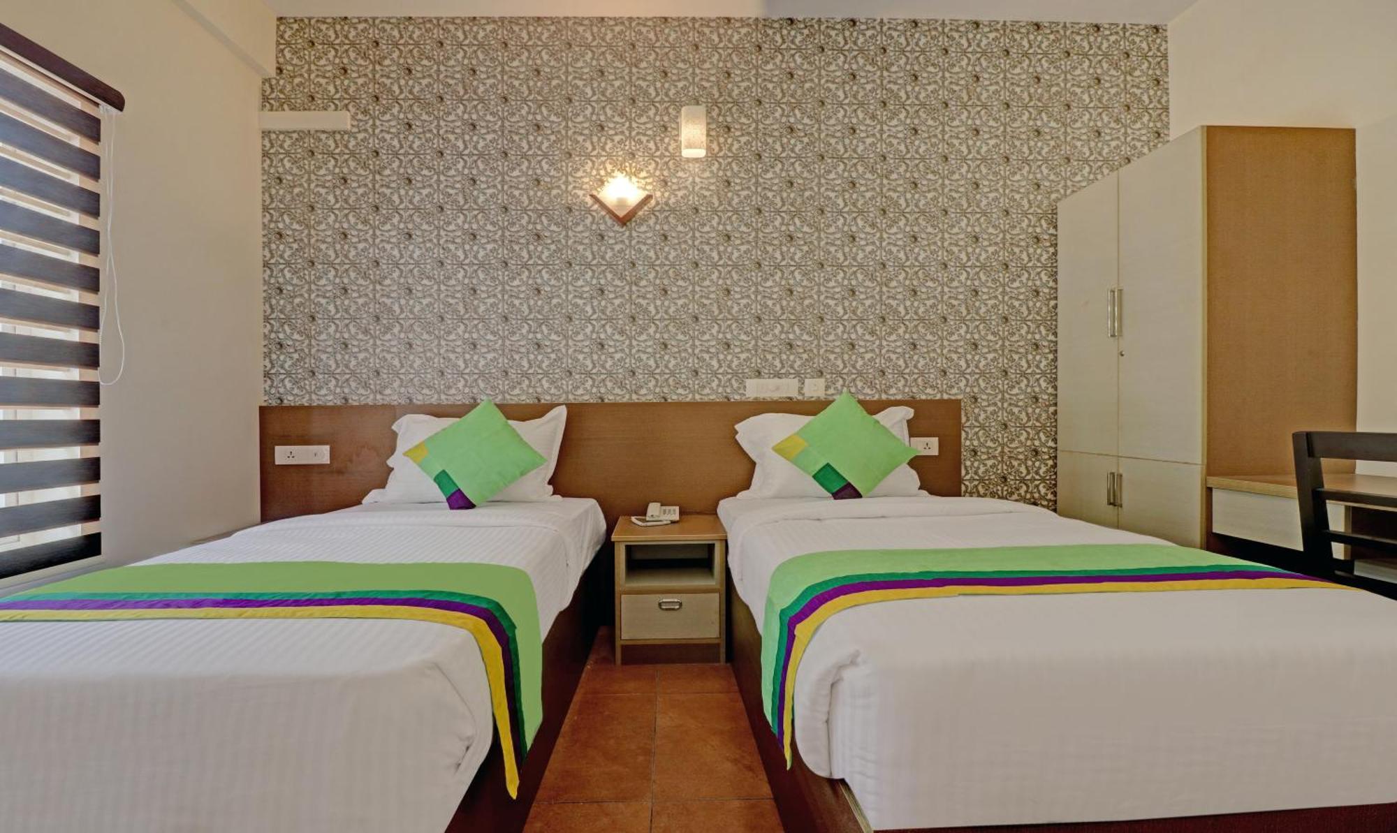 Treebo Golden Terminal, Kochi Airport Otel Dış mekan fotoğraf